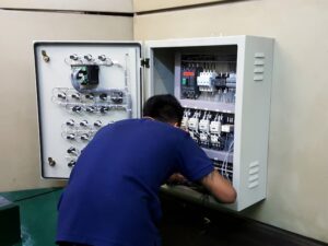 Fabricação de quadros elétricos